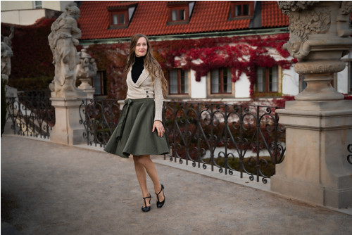 Ano, sukně dokáže krásně podtrhnout ženskost a eleganci! - Pangeas