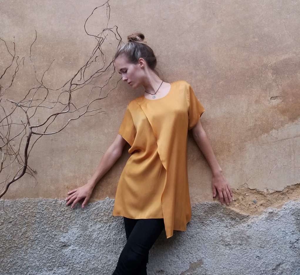 1602_elegantni-tunika-zlata