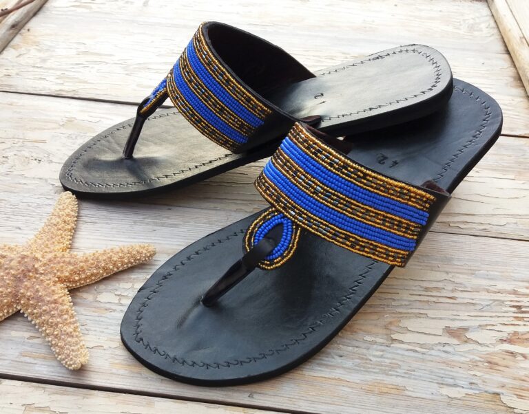 Hand made africké sandálky - modré korálky