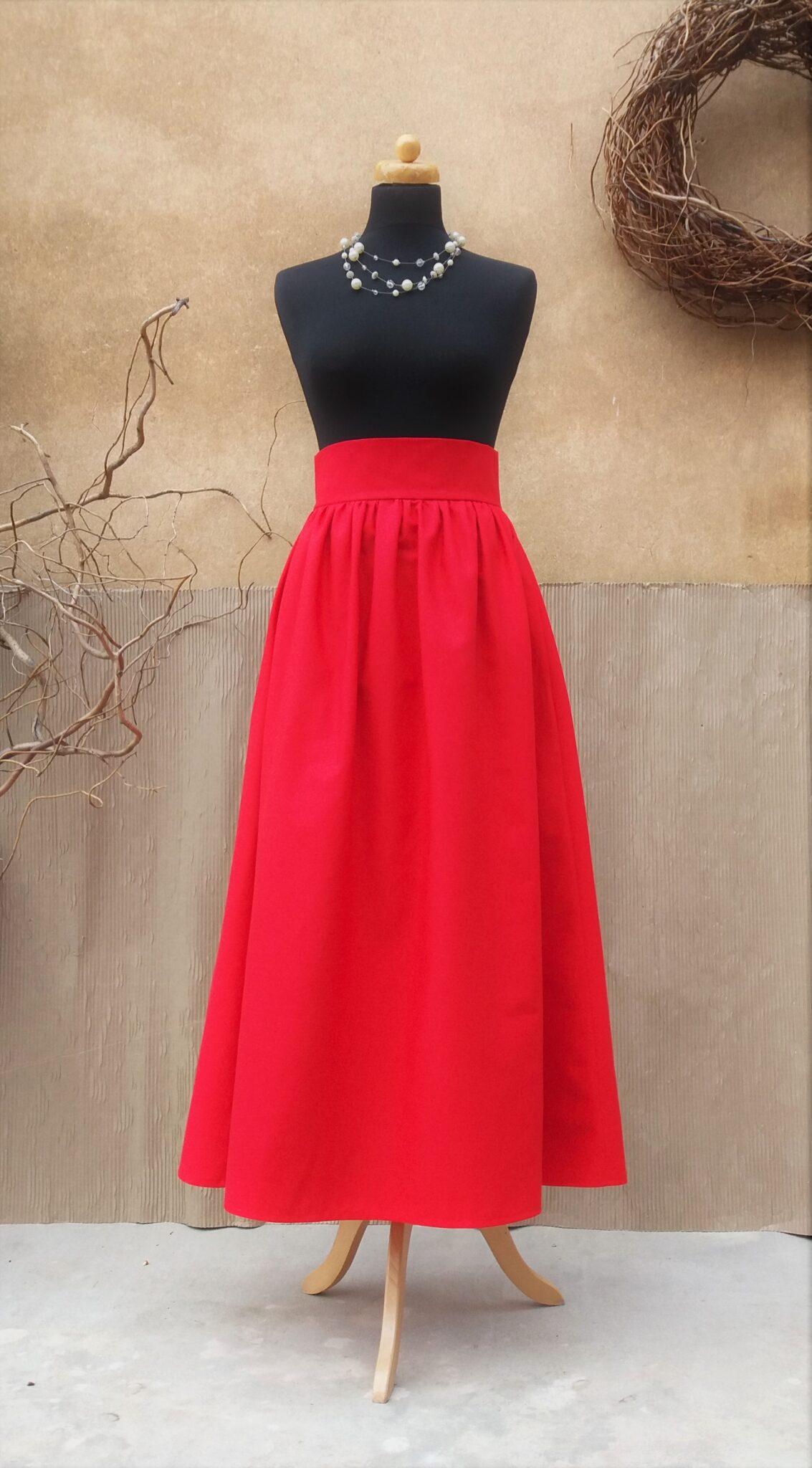 Dlouhá nabíraná sukně s kapsama - červený len