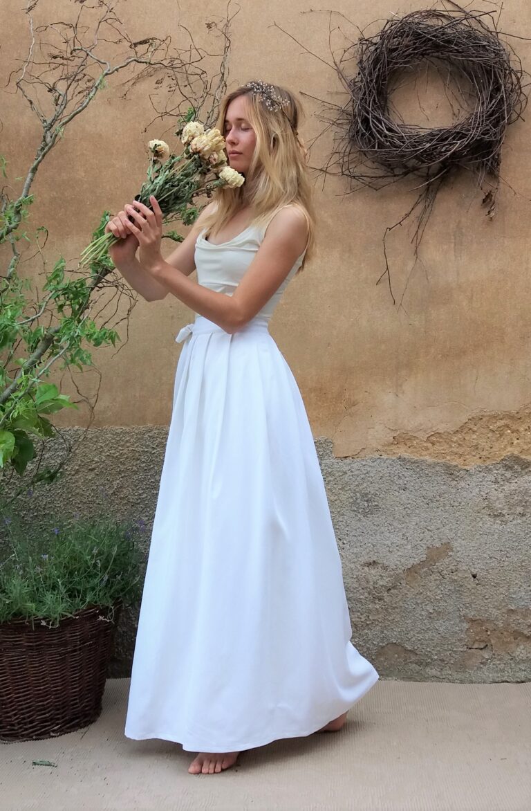 Elegantní bílá sukně - může být i svatební