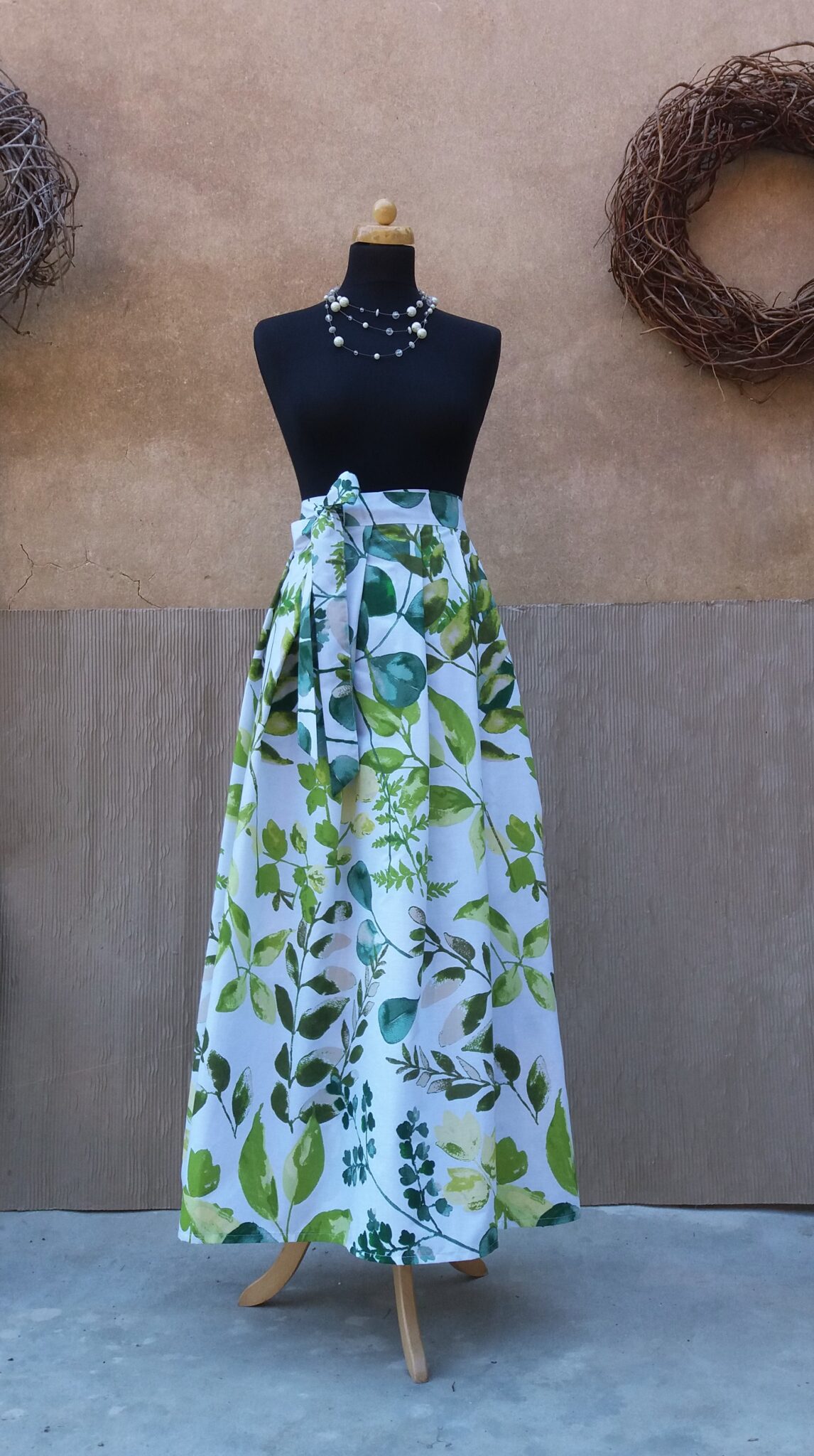 Dlouhá zavinovací sukně - Akvarel zelené listy