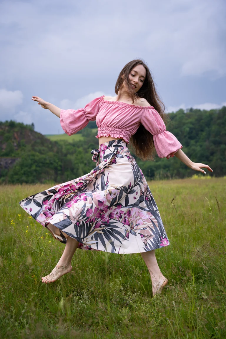 Půlkolová midi sukně - růžová paradise