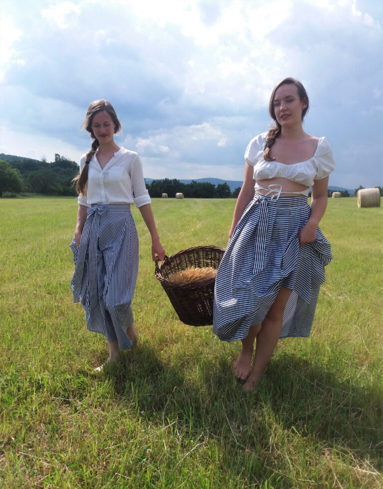 Dlouhá zavinovací sukně - modrá kanafaska