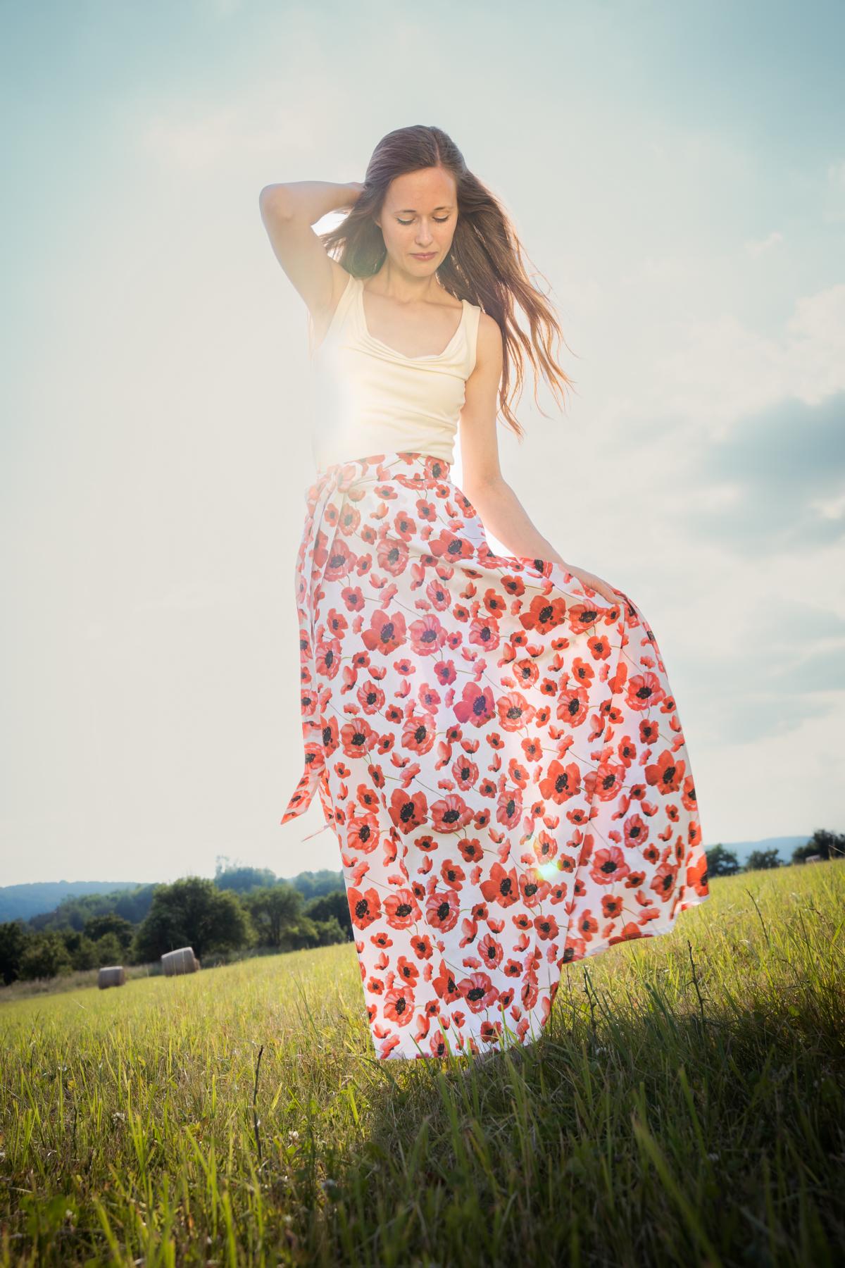 Dlouhá, zavinovací půlkolová sukně - máky