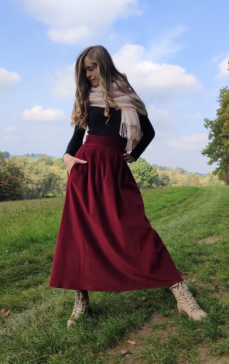 Manšestrová bordo sukně s kapsami - zip