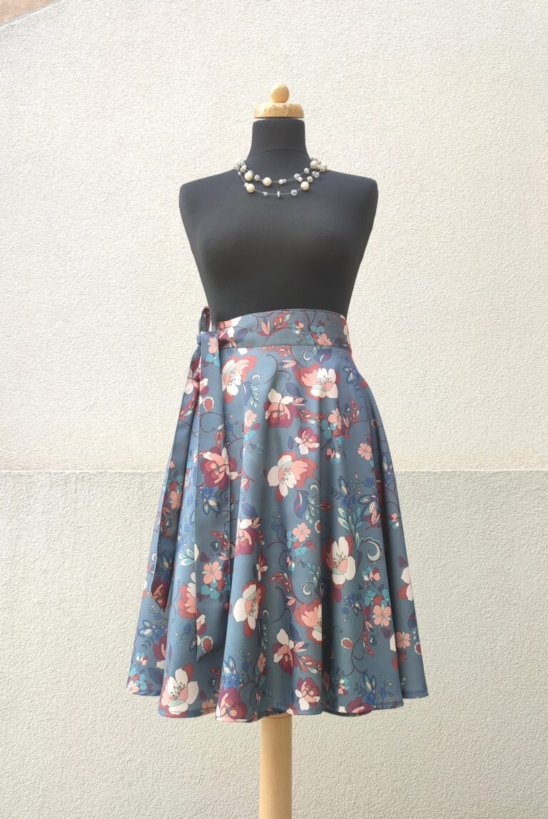 Krátká nemačkavá sukně - šedá s květy