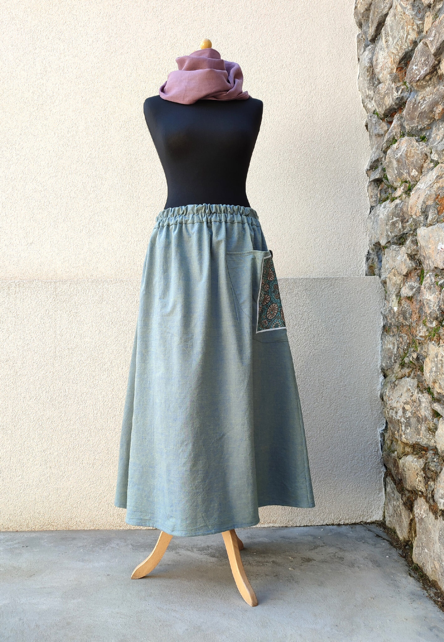 Džínová  sukně s mandalovou kapsou