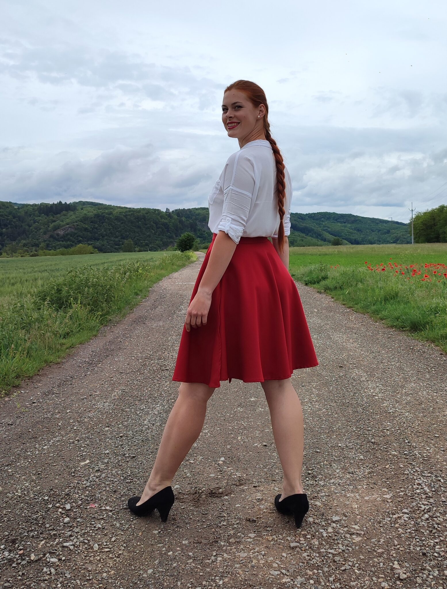 Krátká kolová sukně - nemačkavá