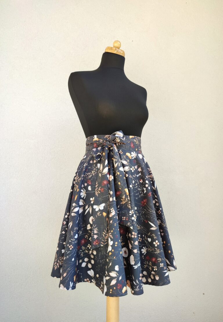 Kolová zavinovací sukně - hnědá louka