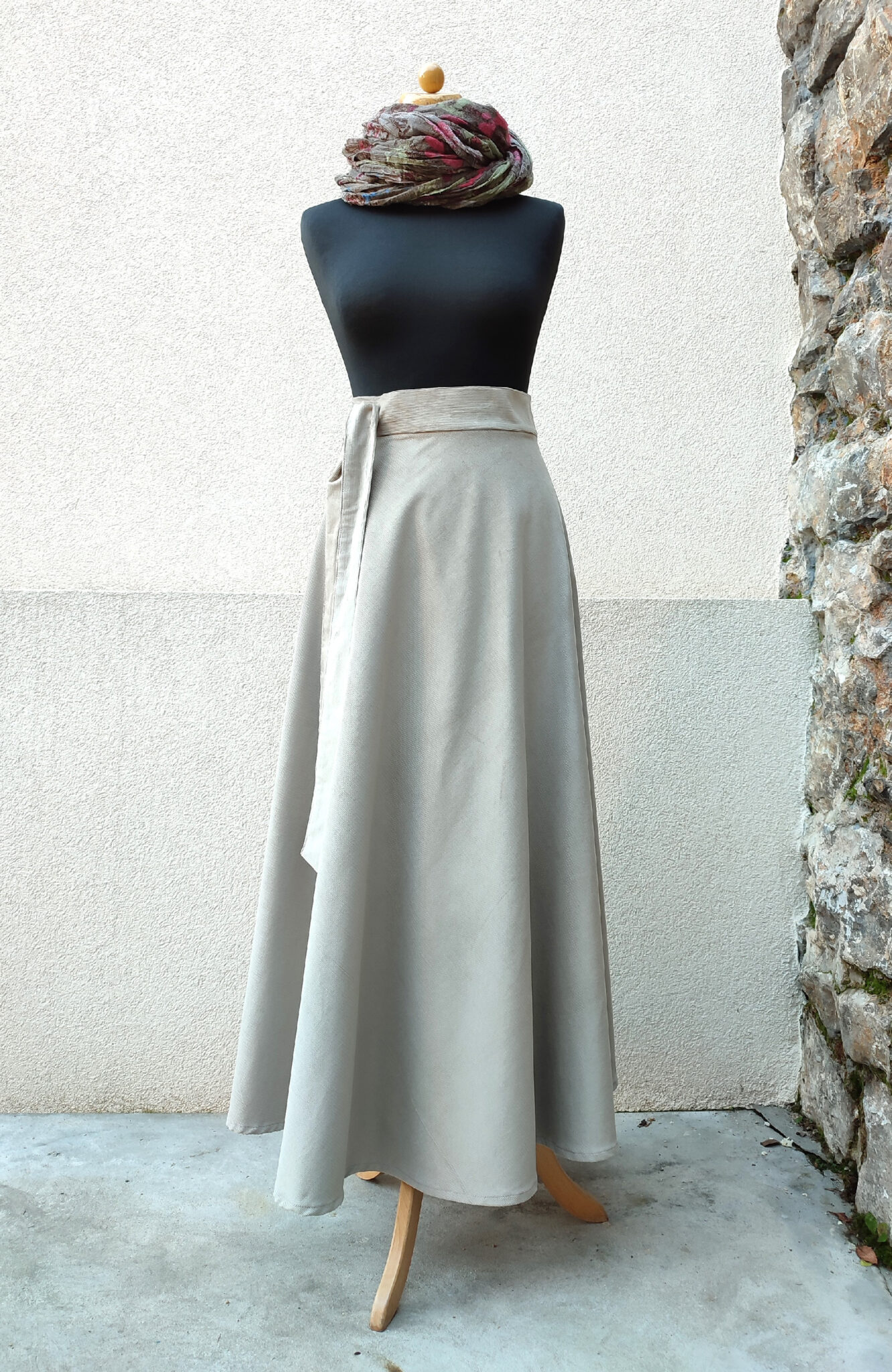 Manšestrová zavinovací půlkolová sukně - světle béžová a šedá