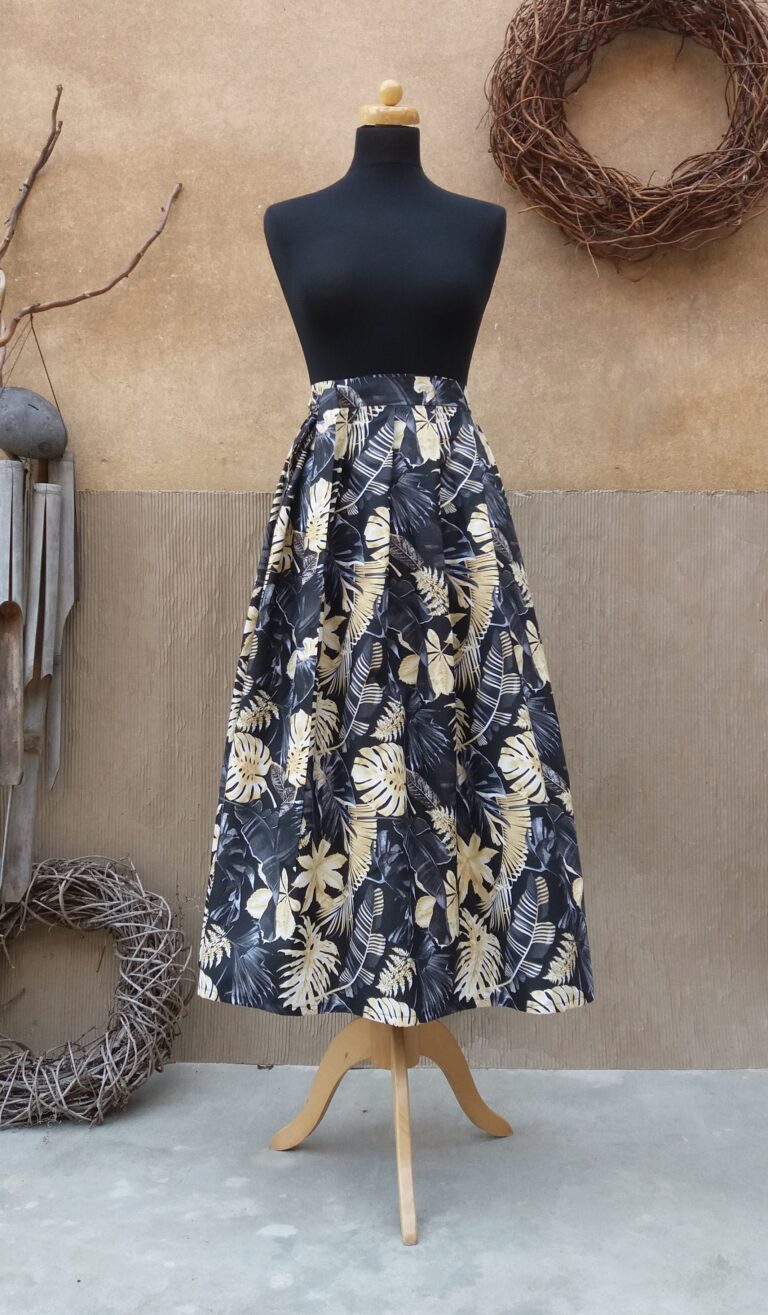 Dlouhá zavinovací sukně - noční paradise