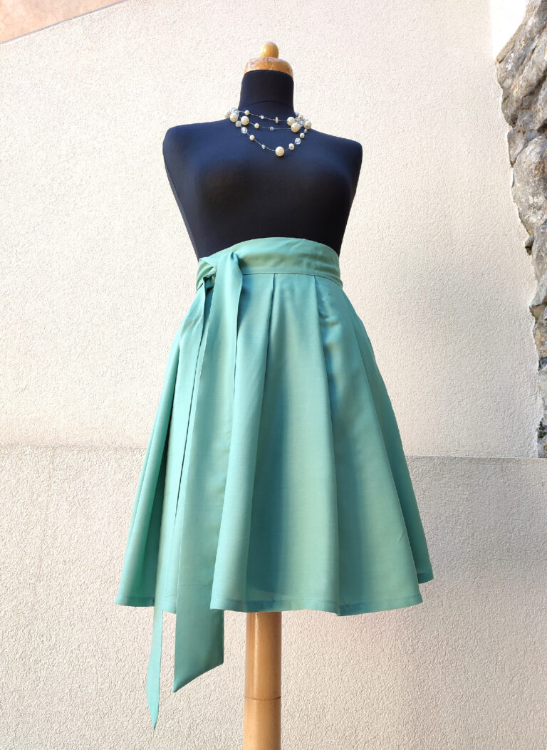 Krátká, zavinovací sukně mint - viskoza
