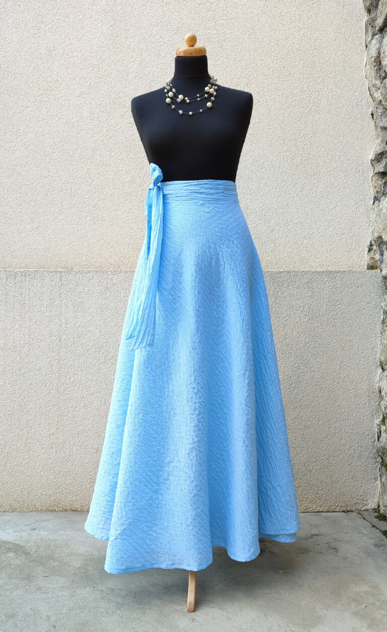 Dlouhá půlkolová sukně - blankytně modrá