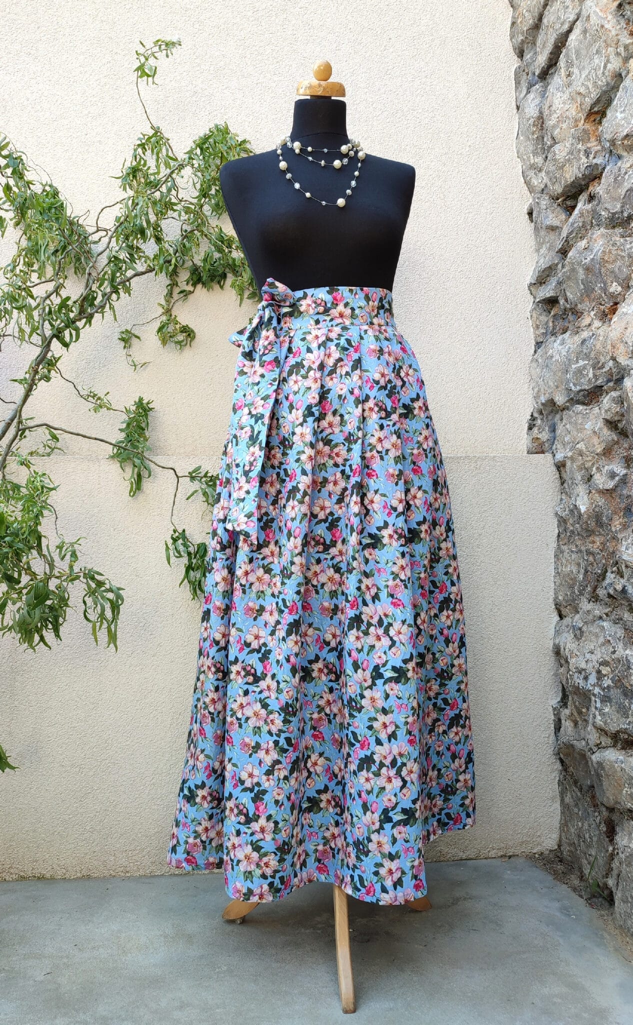 Dlouhá zavinovací sukně - květovaná