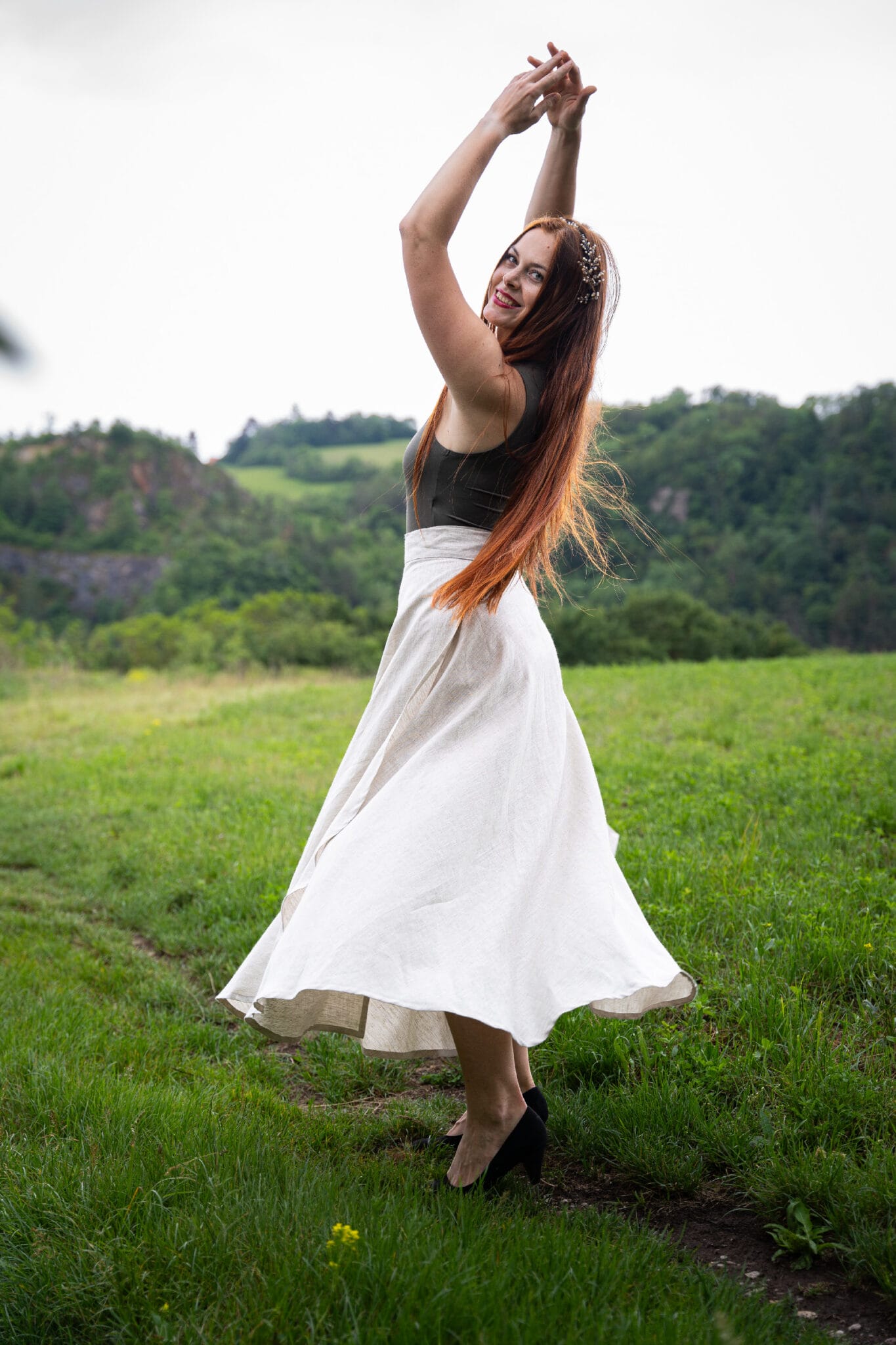 Lněná dlouhá půlkolová sukně