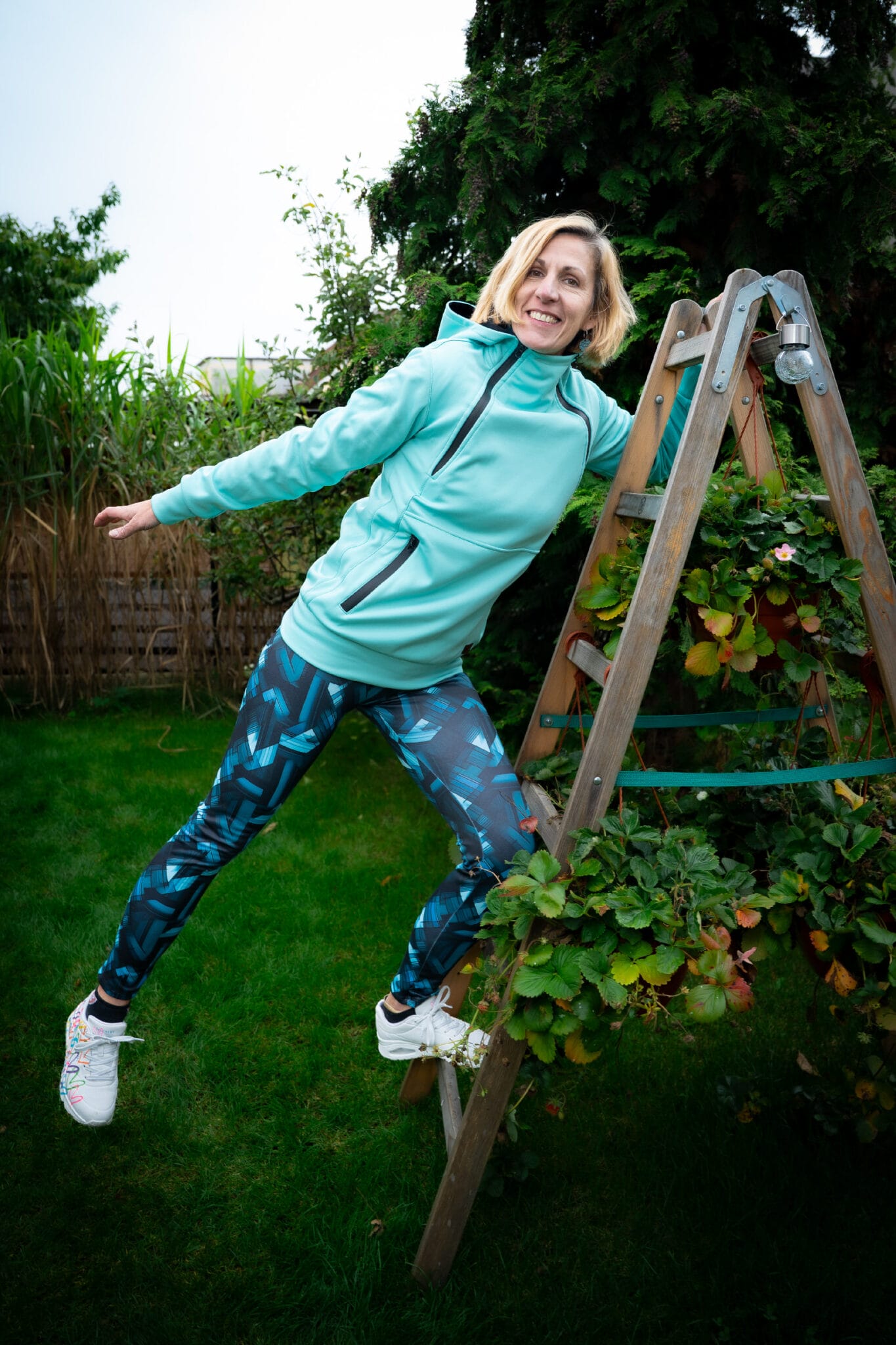 Sportovní bunda s kapucí - tyrkys