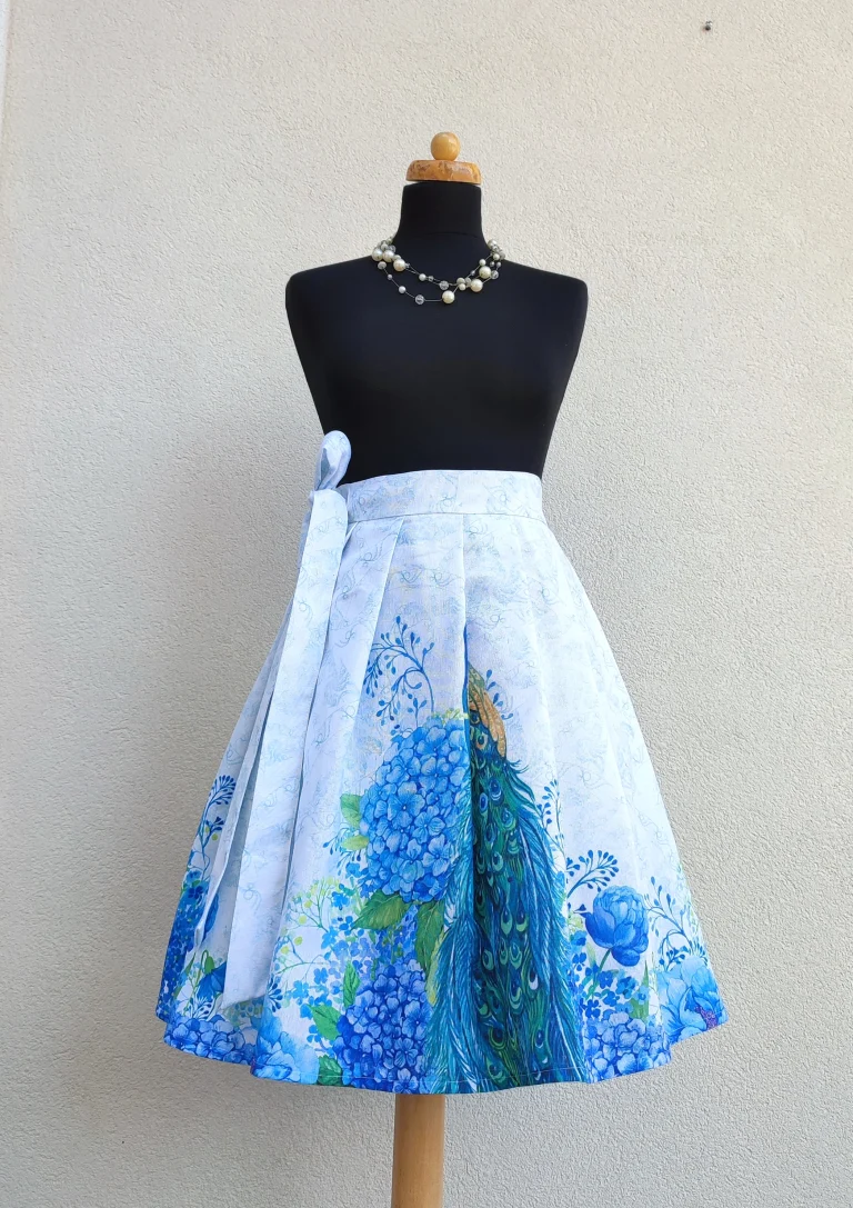 Krátká zavinovací sukně - s pávy