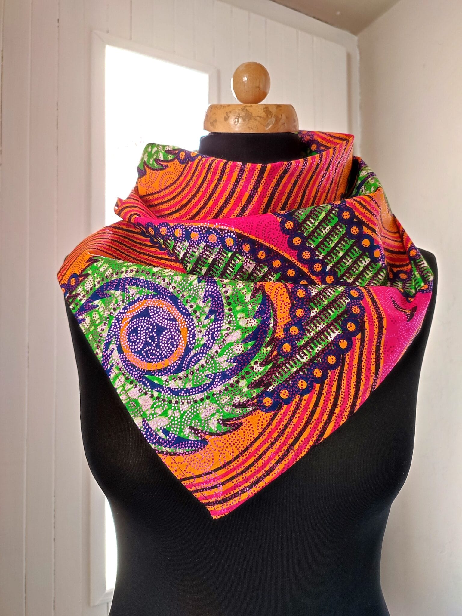 Barevné africké šátky - třícípé bordo, růžové, fialové