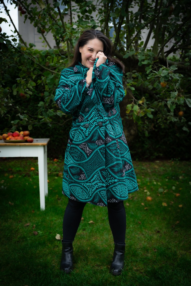 Dámský zelený kabát z africké látky