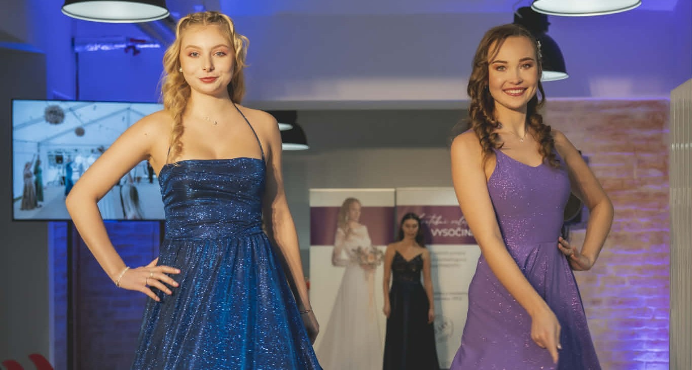 Originální společenské šaty