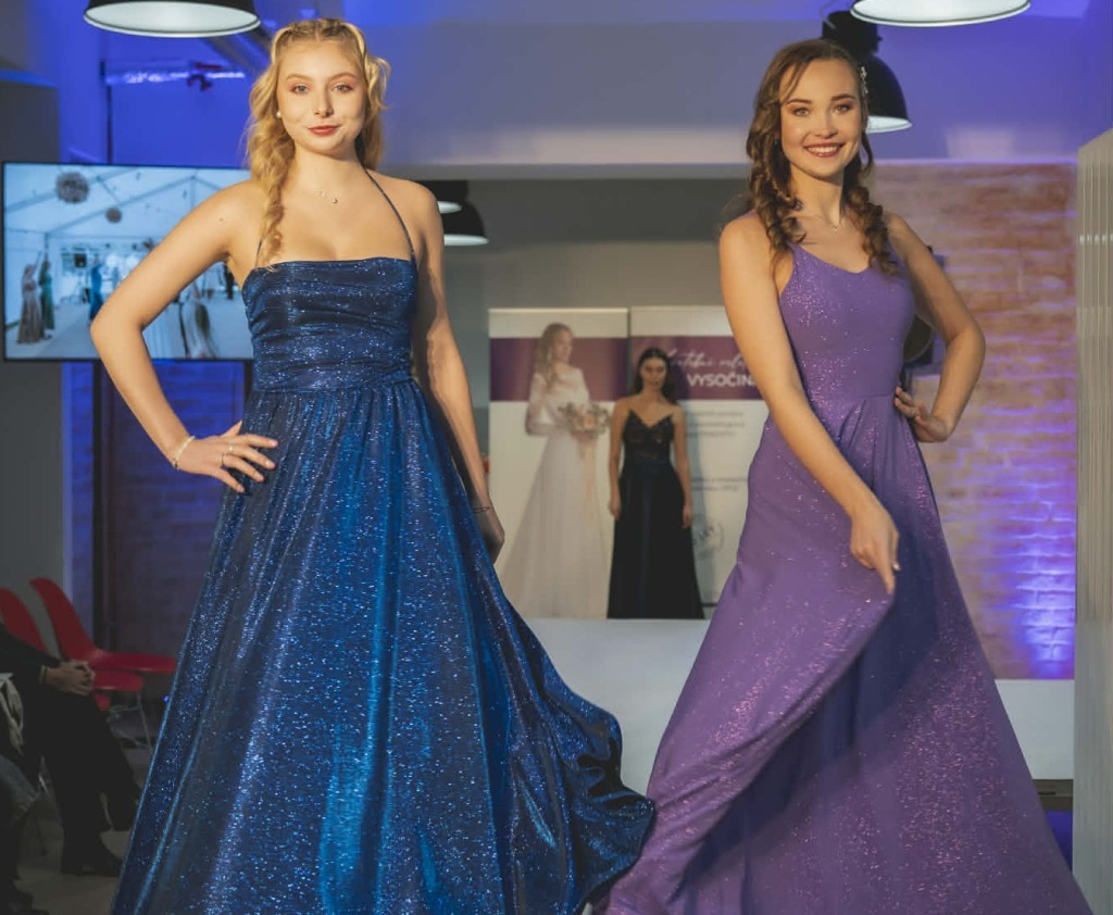 Originální společenské šaty