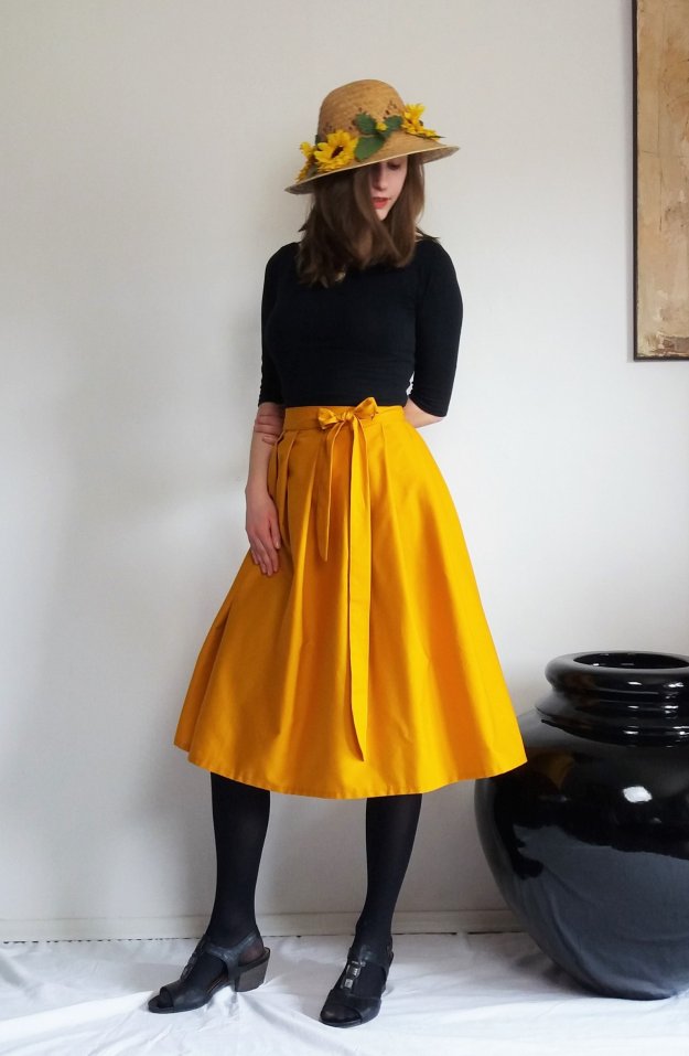 Midi zavinovací sukně hořčice