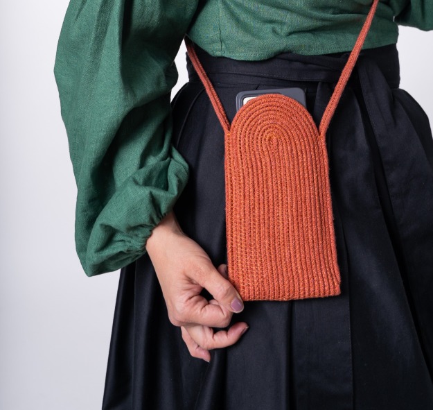 Kabelka na mobil Alžběta