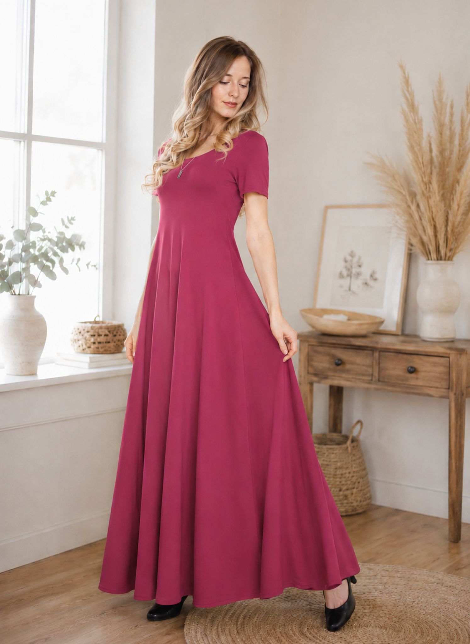 Dlouhé úpletové šaty Vínová Elegance