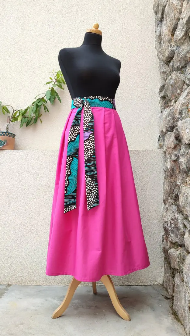 Dlouhá zavinovací sukně - magenta s africkým páskem