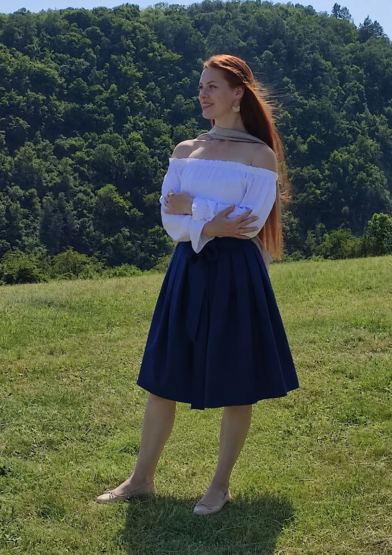 Elegantní modrá sukně nemačkavá